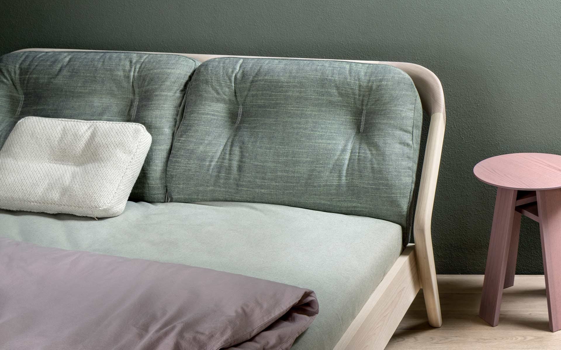 Designbed FridayNight Z Bed Habits 1920x1200 01